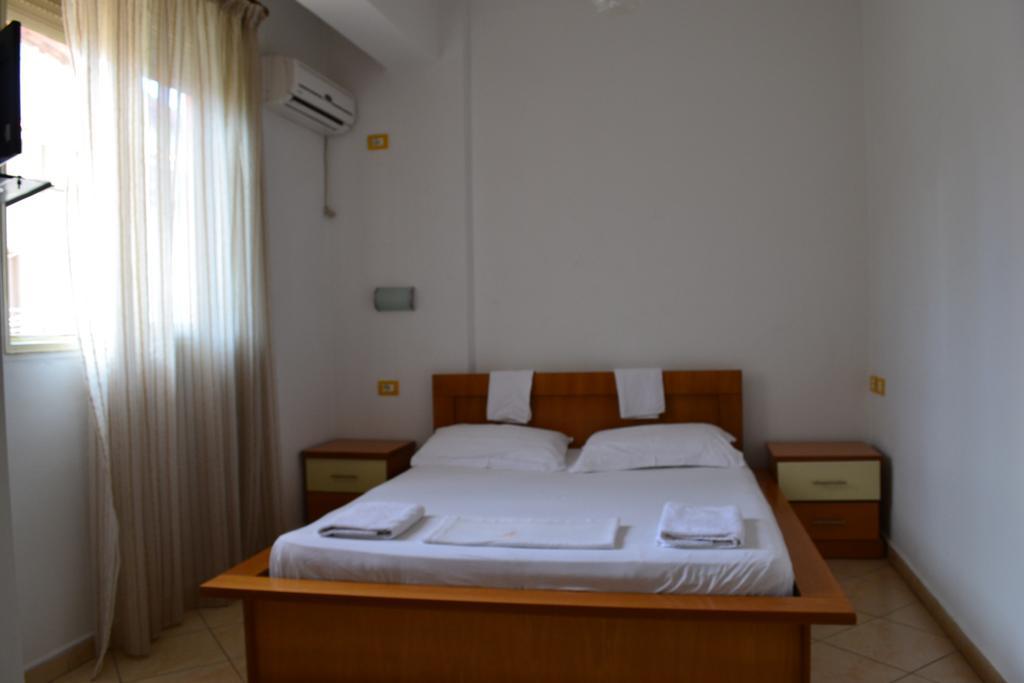 Hotel Alpine Vlorë Quarto foto